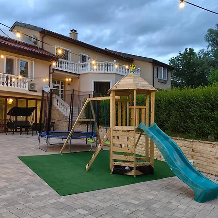 Πανσιόν Youtopia Riverside Στάρα Ζαγόρα